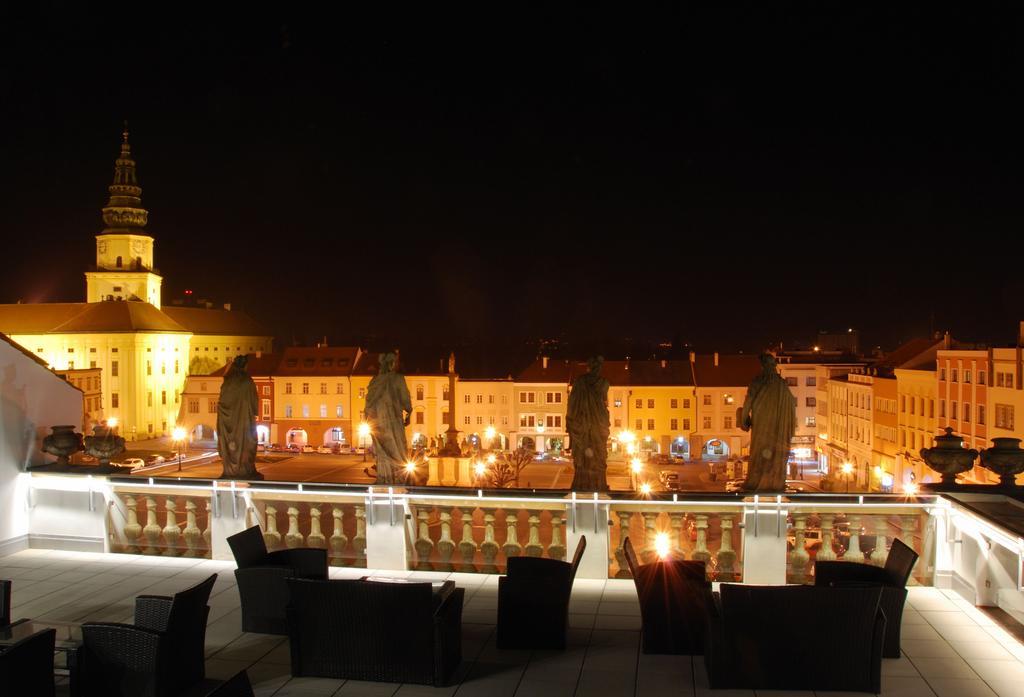 Hotel U Zlateho Kohouta Kromeriz Luaran gambar