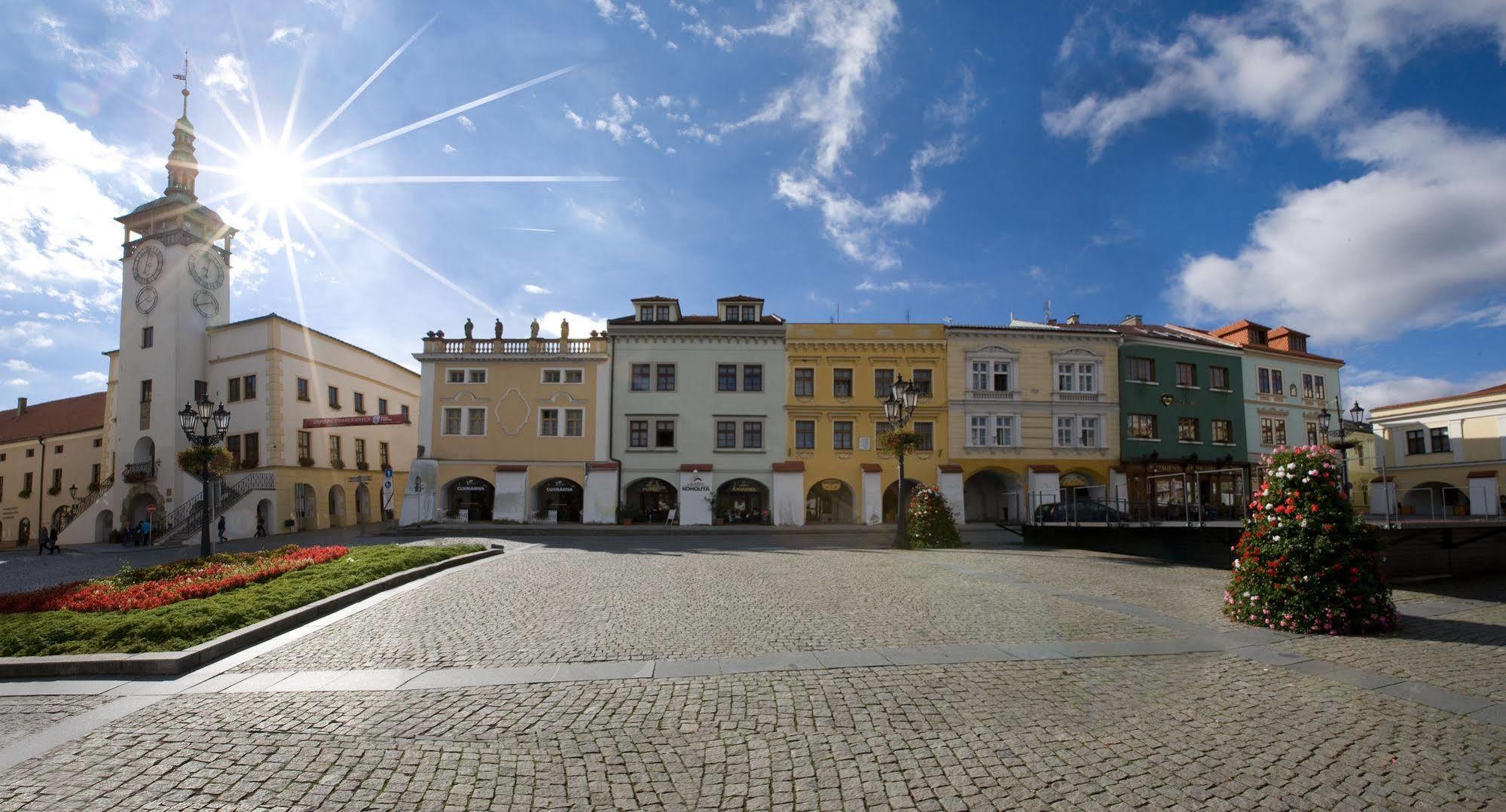 Hotel U Zlateho Kohouta Kromeriz Luaran gambar