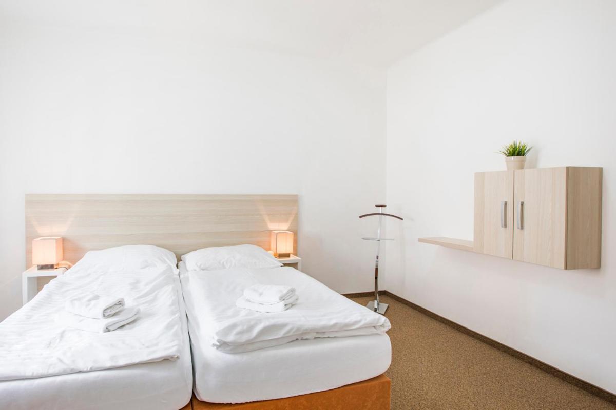 Hotel U Zlateho Kohouta Kromeriz Luaran gambar